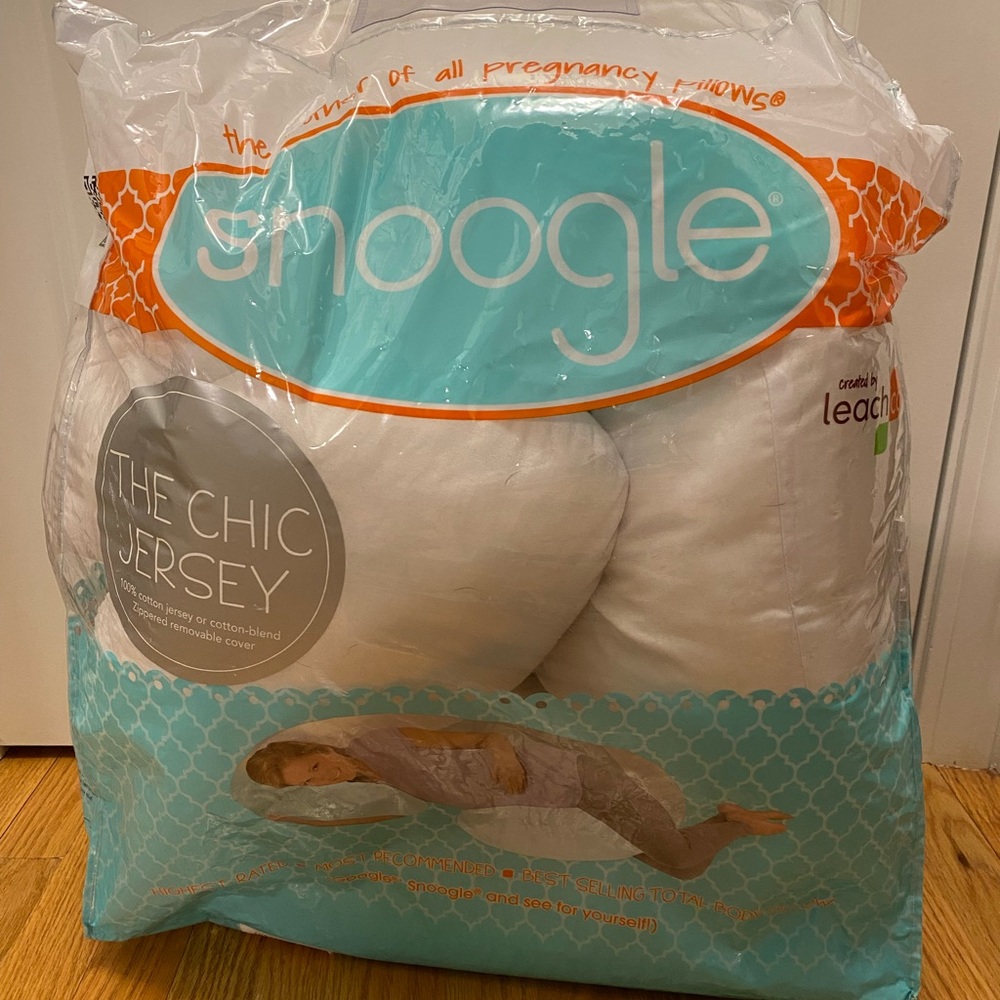 Leach Co Snoogle with Chic Jersey cover in gray